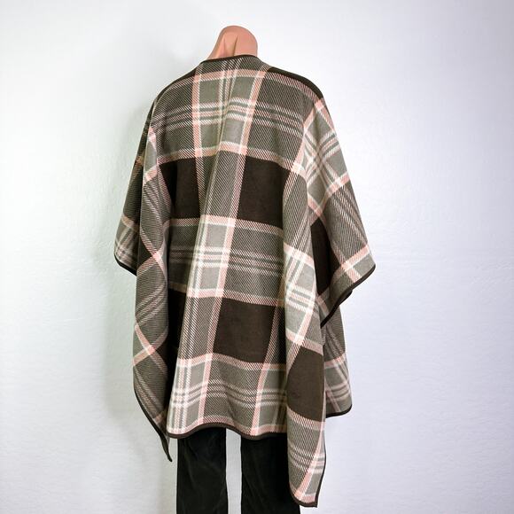 Woolrich Tartan Plaid Reversible Microfleece Blanket Cape Shawl Poncho Brown OS - Picture 6 of 10